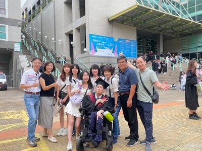 媒體報導-勤益科大林宸緯以堅毅精神翻轉人生 榮獲2025總統教育獎